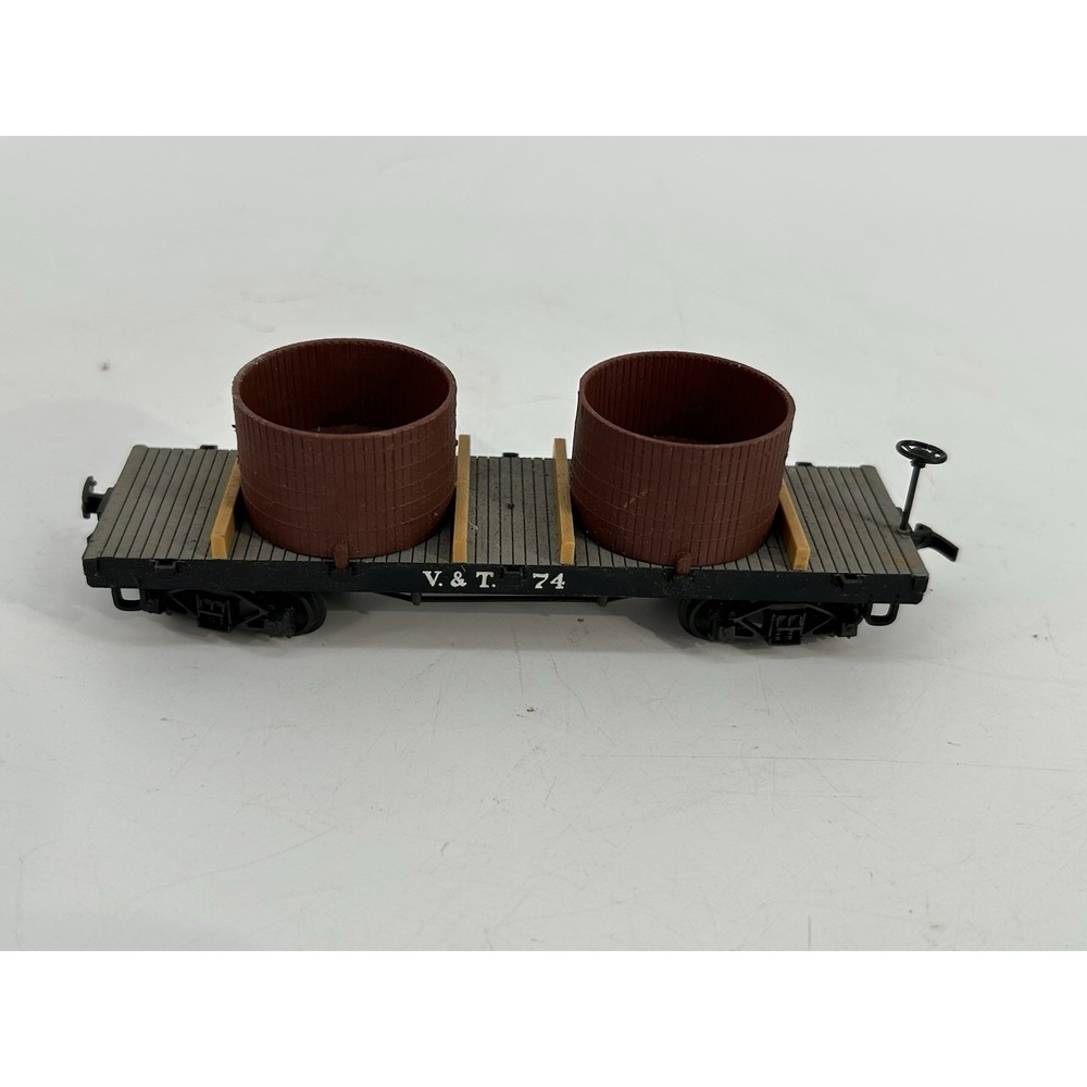 Vintage HO Scale V & T 45 Flat Car with Two Barrels Load Pocher Made in Italy